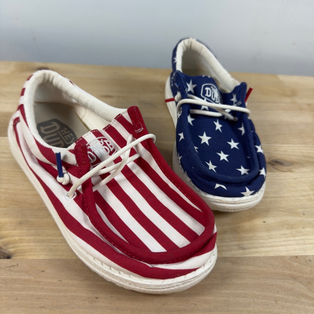 Hey Dude Wally Youth Patriotic American Flag Mismatched Shoes K13 Red White Blue